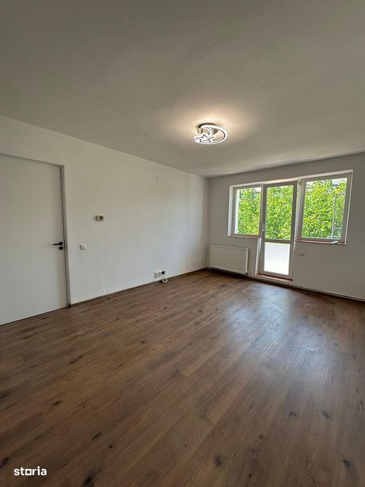 Apartament cu 2 camere, localizat în zona de sus a orașului.