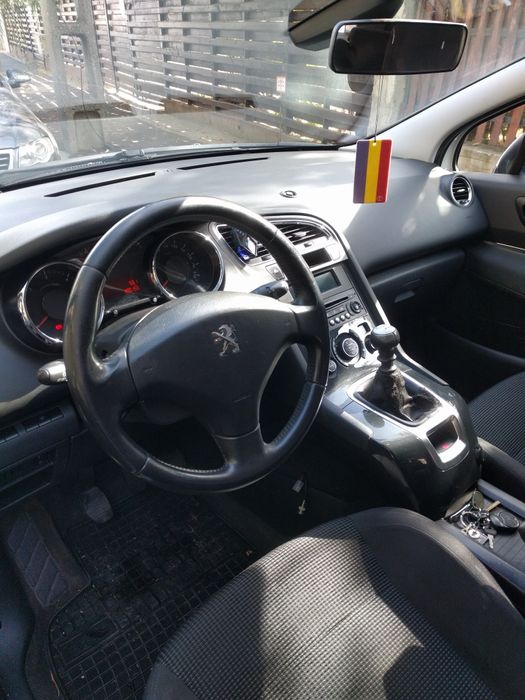 Vând Peugeot 5008 . 2015 motor 1.6 diesel