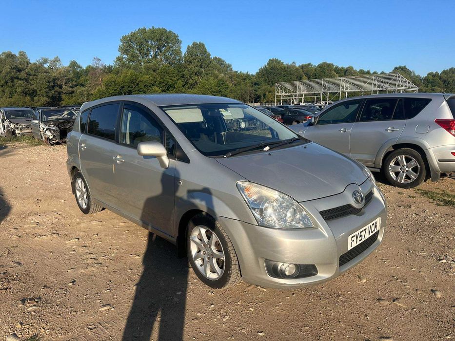 Toyota Corolla Verso Корола Версо 2.2 136 d-4d Facelift На Части