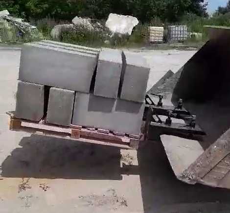 Вилы быстросъёмные на фронтальный погрузчик. В наличии. Наша доставка.