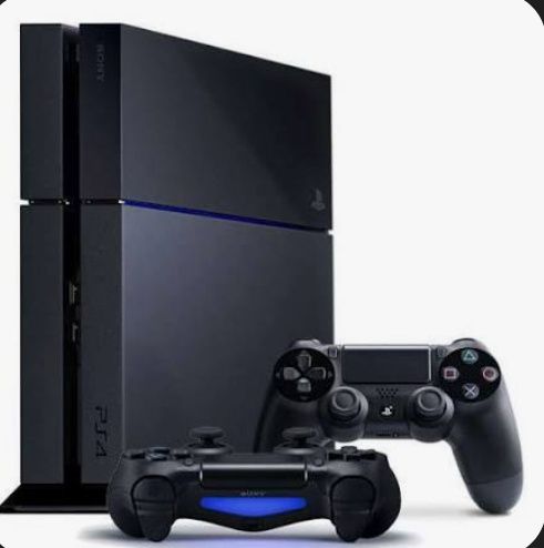 Продам PS4 в отличном состоянии