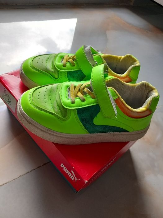 Vând adidasi purtați de câteva ori nr 34  în limita stocului disponibi