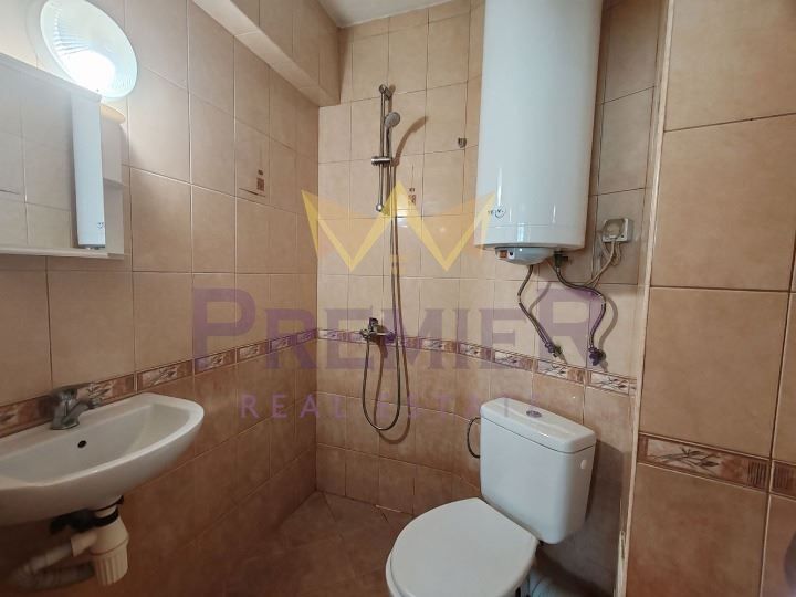 Дава се под наем Двустаен апартамент в Варна, Левски - 60 кв.м за 433.5 € - Снимка #3