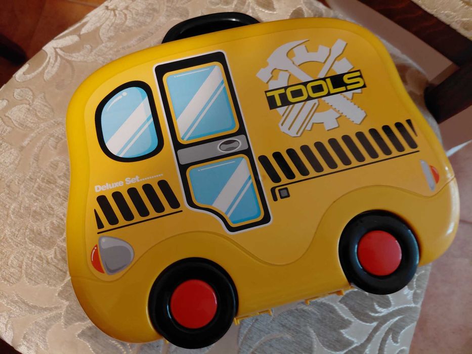 Set 3 produse masini si scule pentru copii.