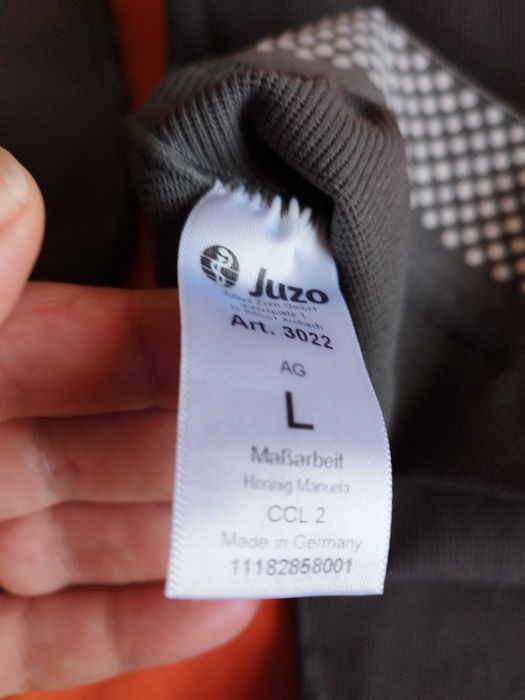 Ciorapi de compresie: clasa CCL 2, gri, cu banda si varf deschis. Noi!