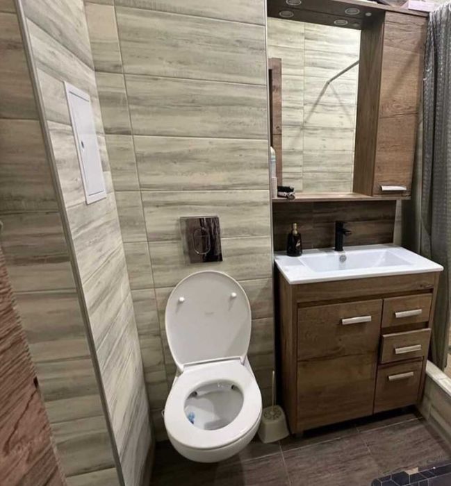 Продам мебель для ванной коматы +подарок ТВ или вешалка