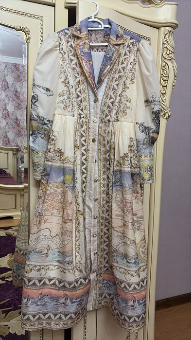 Продам платья. Дочь одевала всего один раз. Дорогие платья.