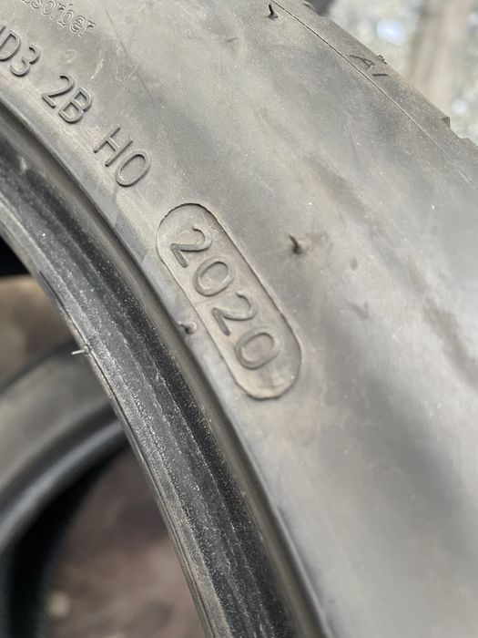 Anv vara 235/40/19 Hankook
