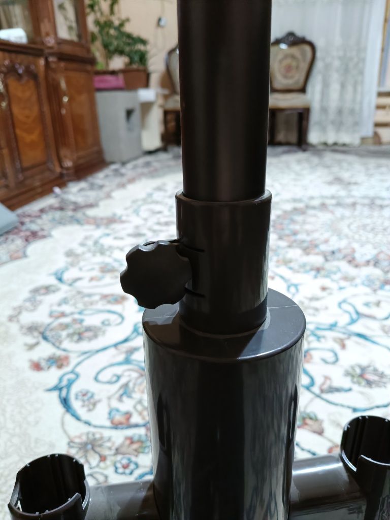 Продаю новую универсальную стойку для пылесосов Dyson!