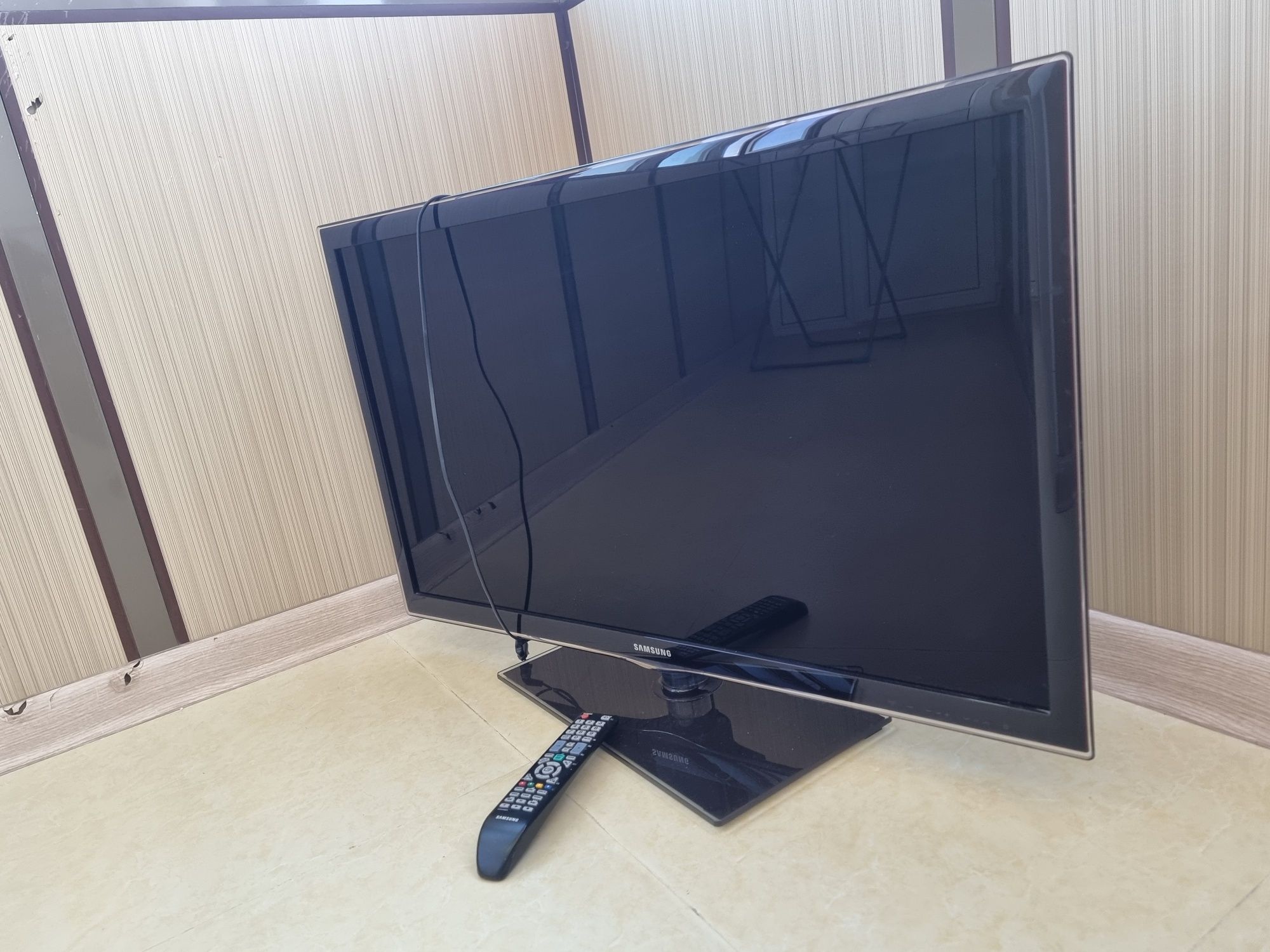 Продам Самсунг диагональ 100 см.