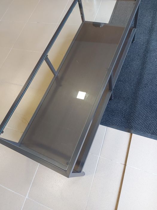 Холна маса в индустриален стил