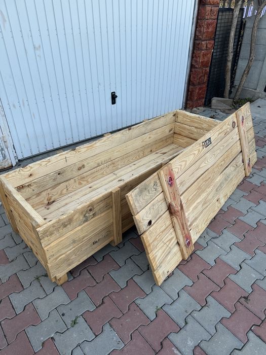 Lada industriala de transport pentru echipamente grele/militare.