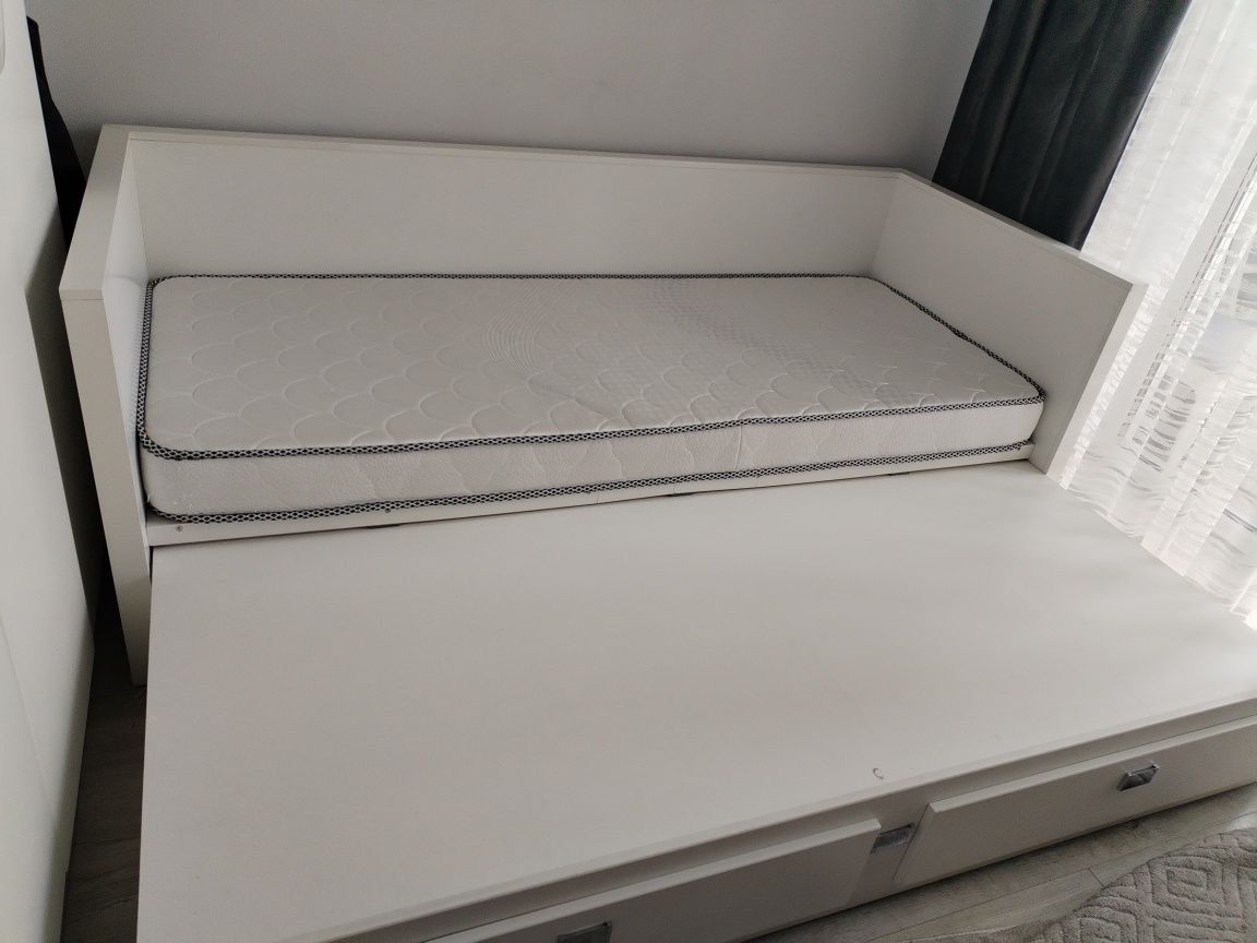 Продам  кровать раскладную двухместную с двумя матрасами