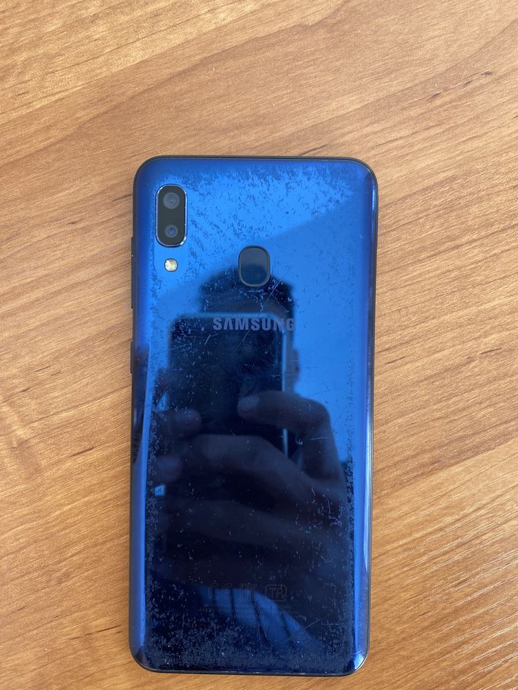 Samsung  А20 телефон 2018