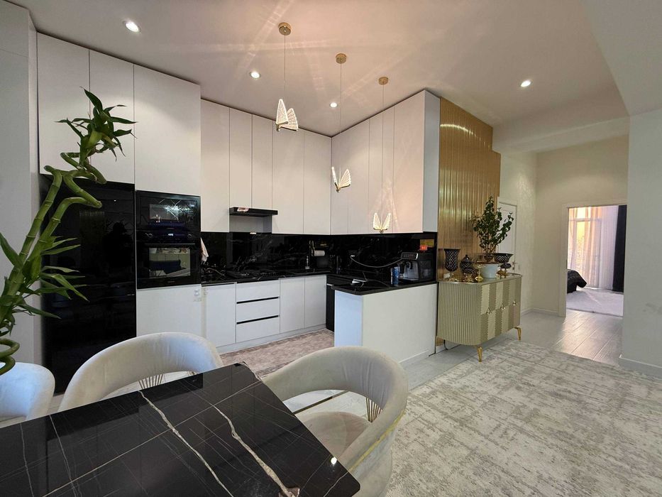 ЖК сой бойи Новостройка сотилади 2в3/6/9 96м айрим нарсала колади