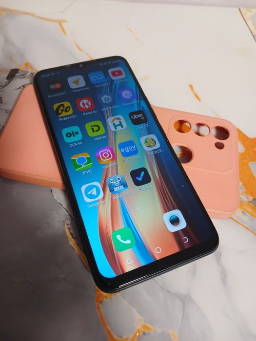Продам телефон tecno spark 8c