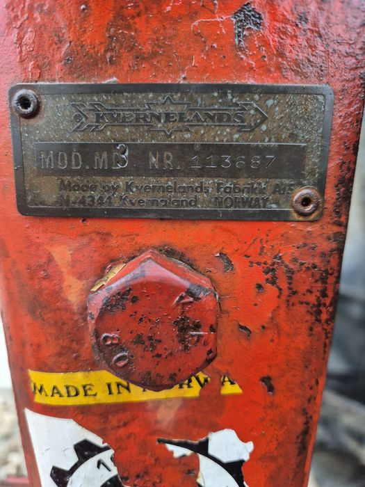 Plug kverneland cu 3 brazde