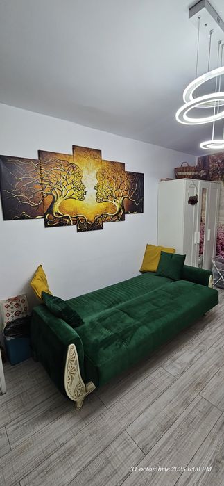 Canapea verde elegantă – stare excelentă, 220 cm lungime