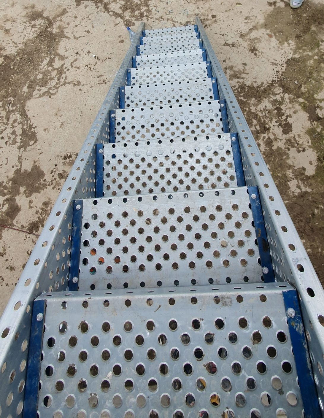 Scari zincate 80x27cm -12 trp
