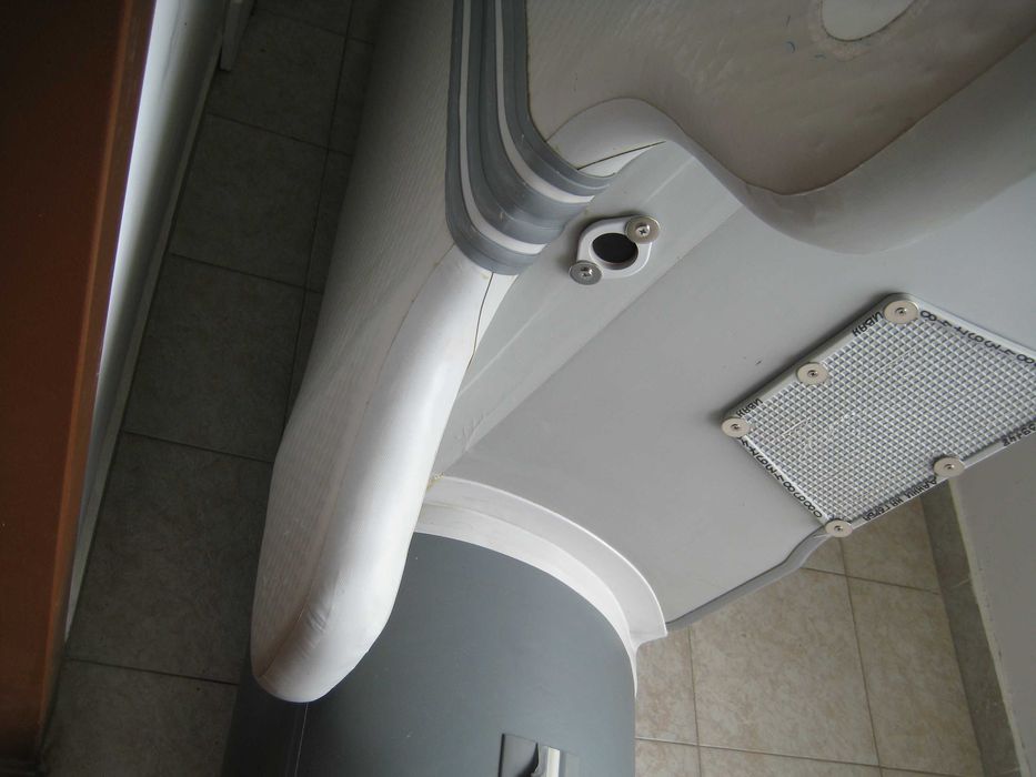 Продавам Комплект: Лодка Corelli + Двигател Yamaha 4 к.с. (Не е нова)