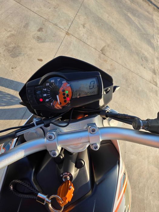 KTM  DUKE  690cc