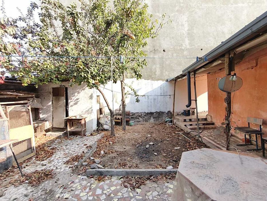 Yu  Продаётся дом 2 комнаты на 1,6 сотках Саракулька торг