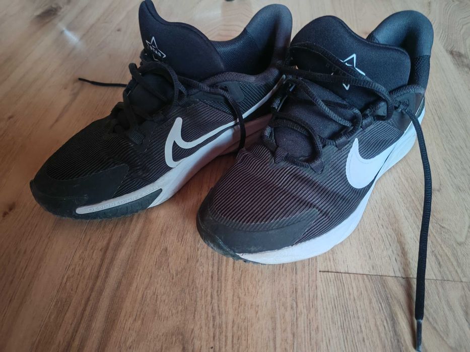 СПЕШНО! Детски маратонки Nike