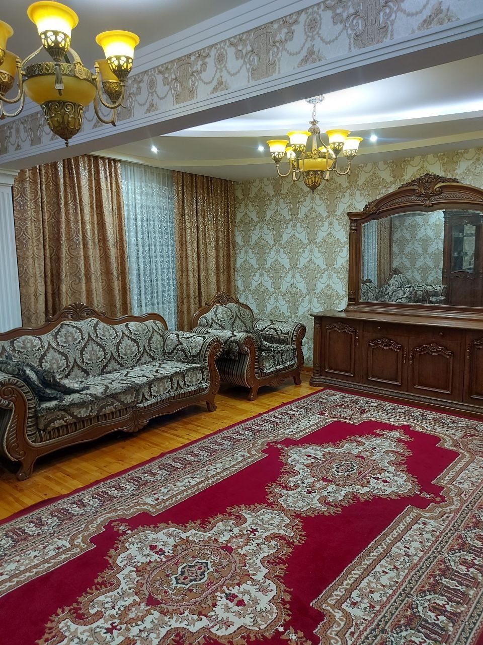 Сдам саою квартиру на юнус абаде 9.4 комн квартиру.