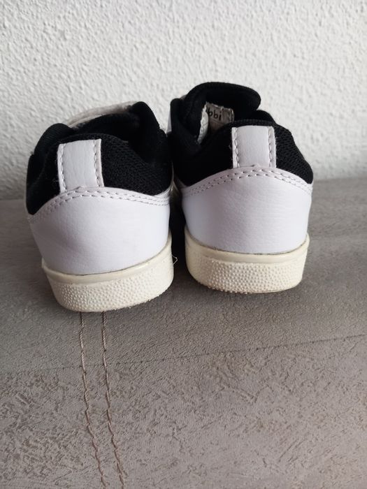 Adidasi sport baiat nr 28
Stare excelenta,  fara defecte