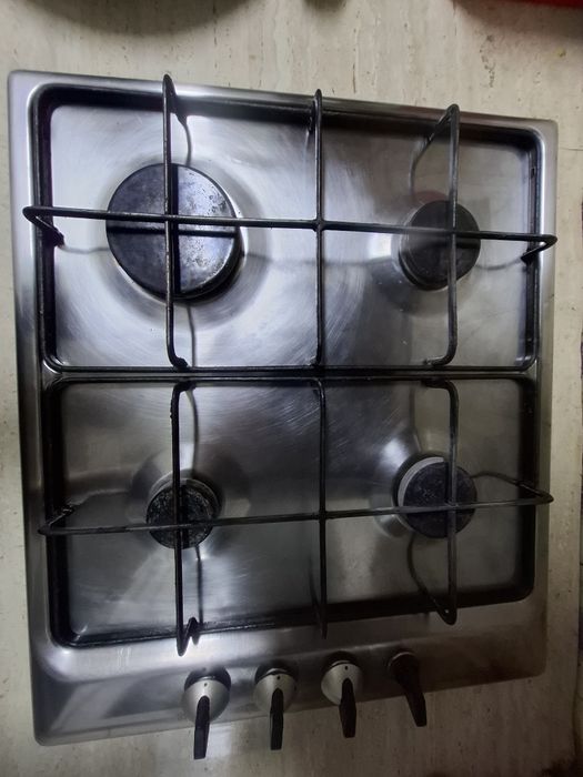 Plita ZANUSSI cu 4 ochiuri