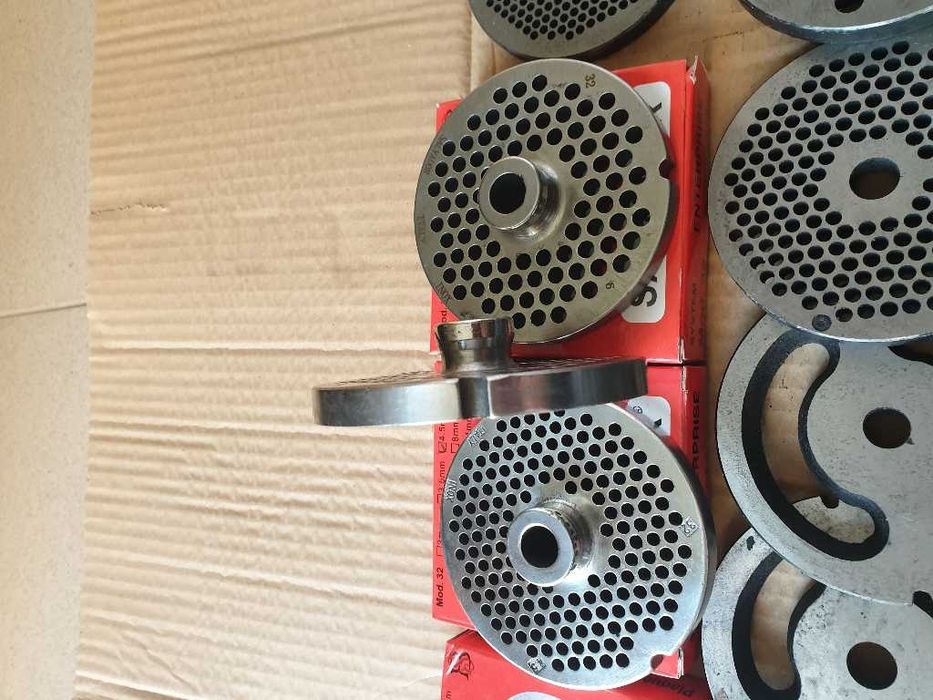 Решетки и ножове за месомелачки