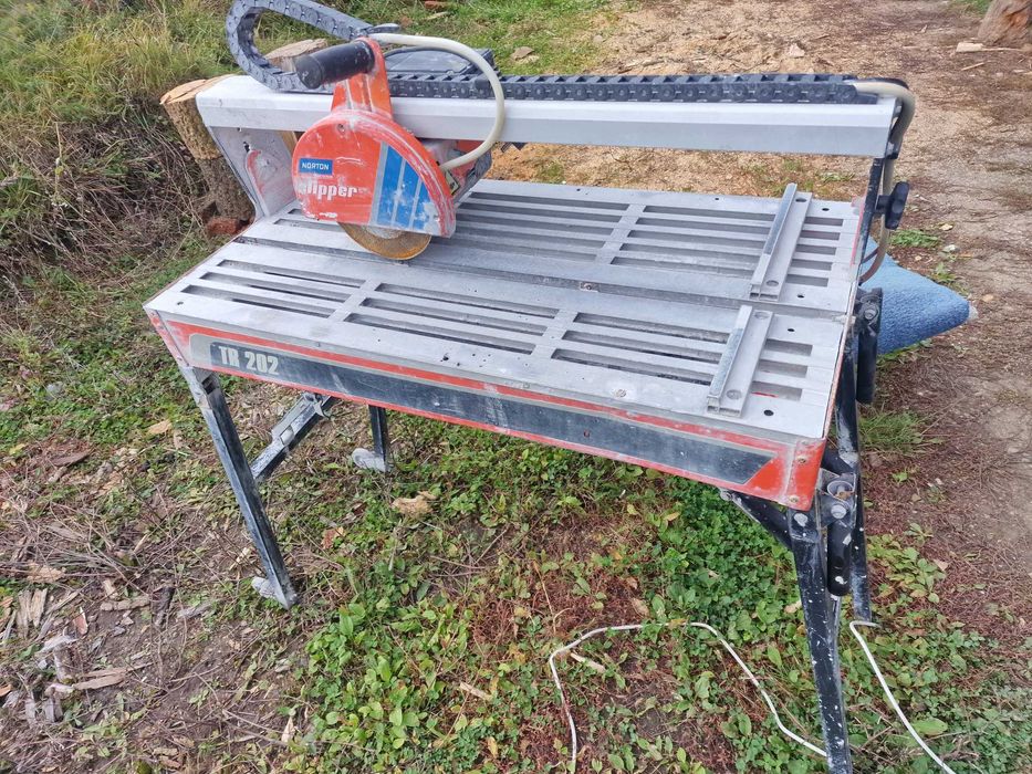 Vand urgent masina de taiat pe apa