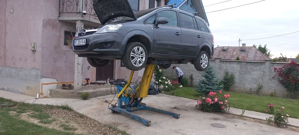 Elevator foarfeca 220v stare buna