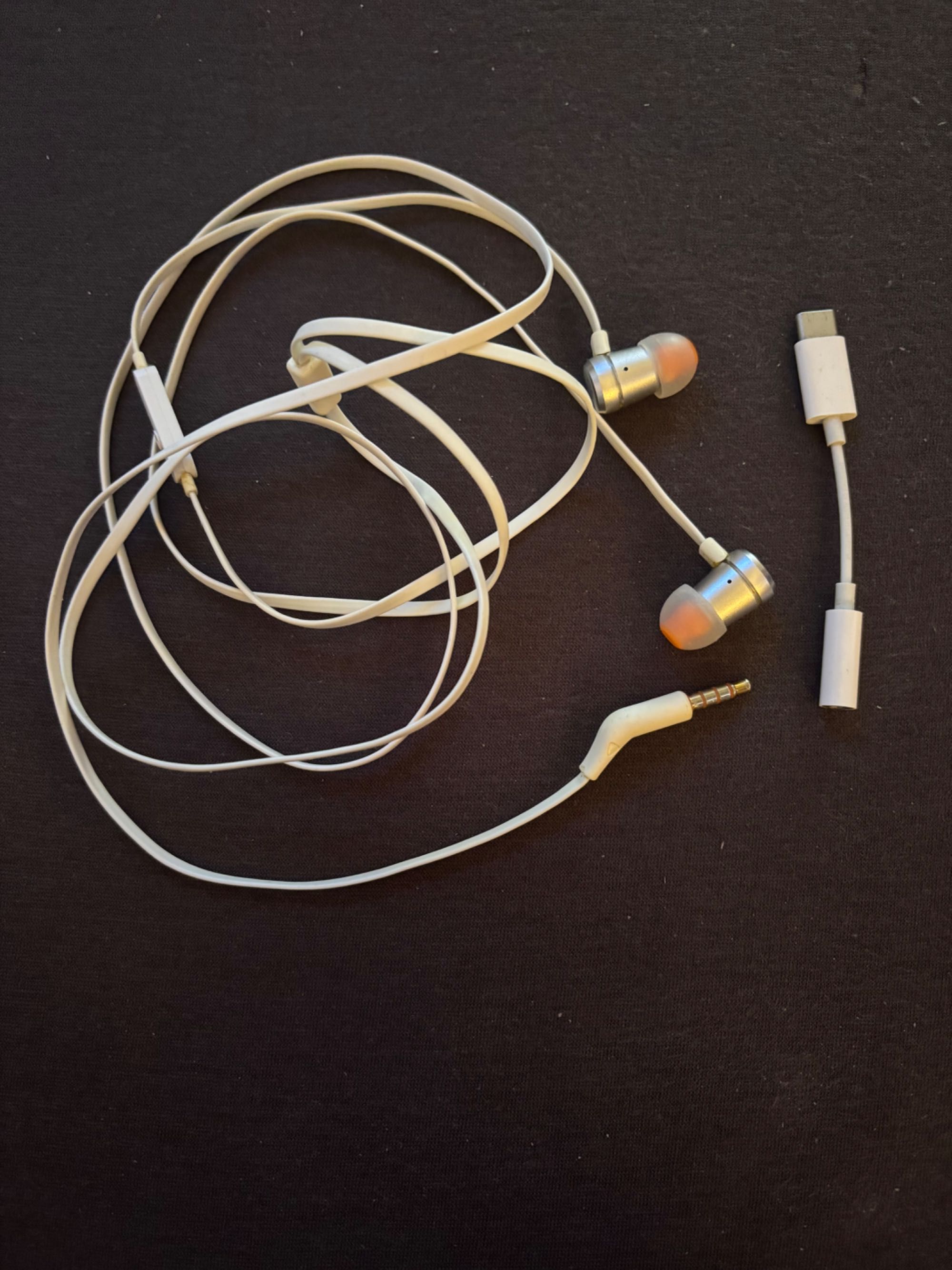 JBL Слушалки .,,
