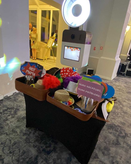 Inchiriez Cabina Foto - PhotoBooth