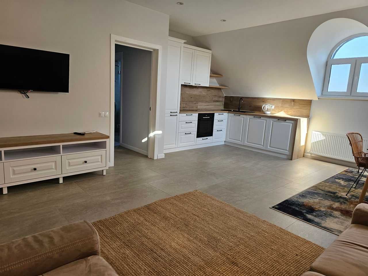 Дава се под наем Двустаен апартамент в София, Център - 54 кв.м за 350 € - Снимка #2