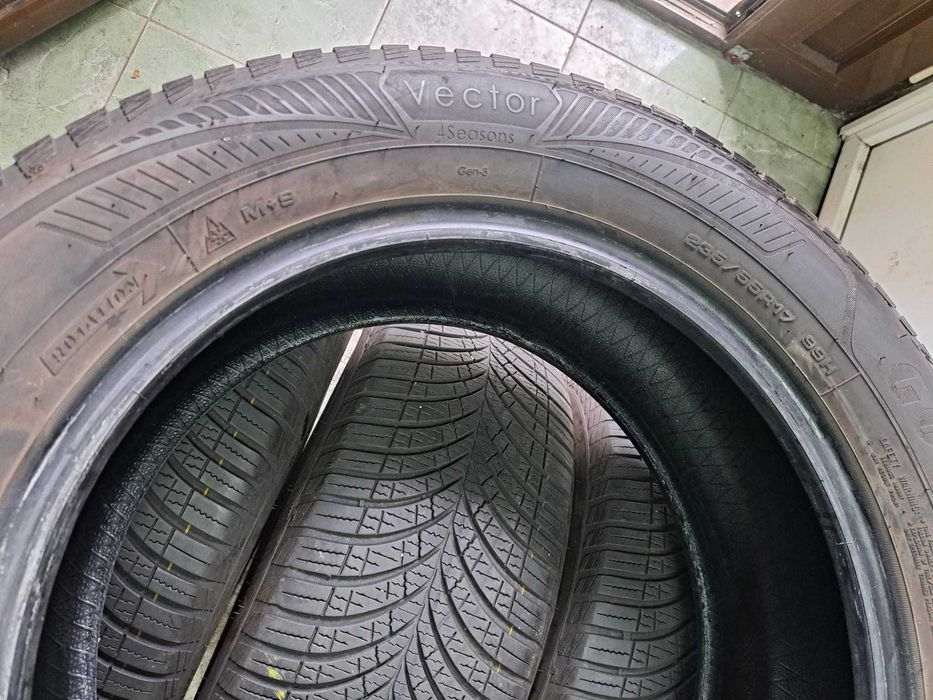 4 anvelope 235/55 R17 Goodyear 4 sezoane