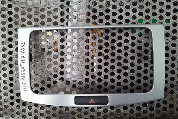 Consola centrala 3AA858069 Volkswagen VW Passat B7 [2010 - 2015] Vari