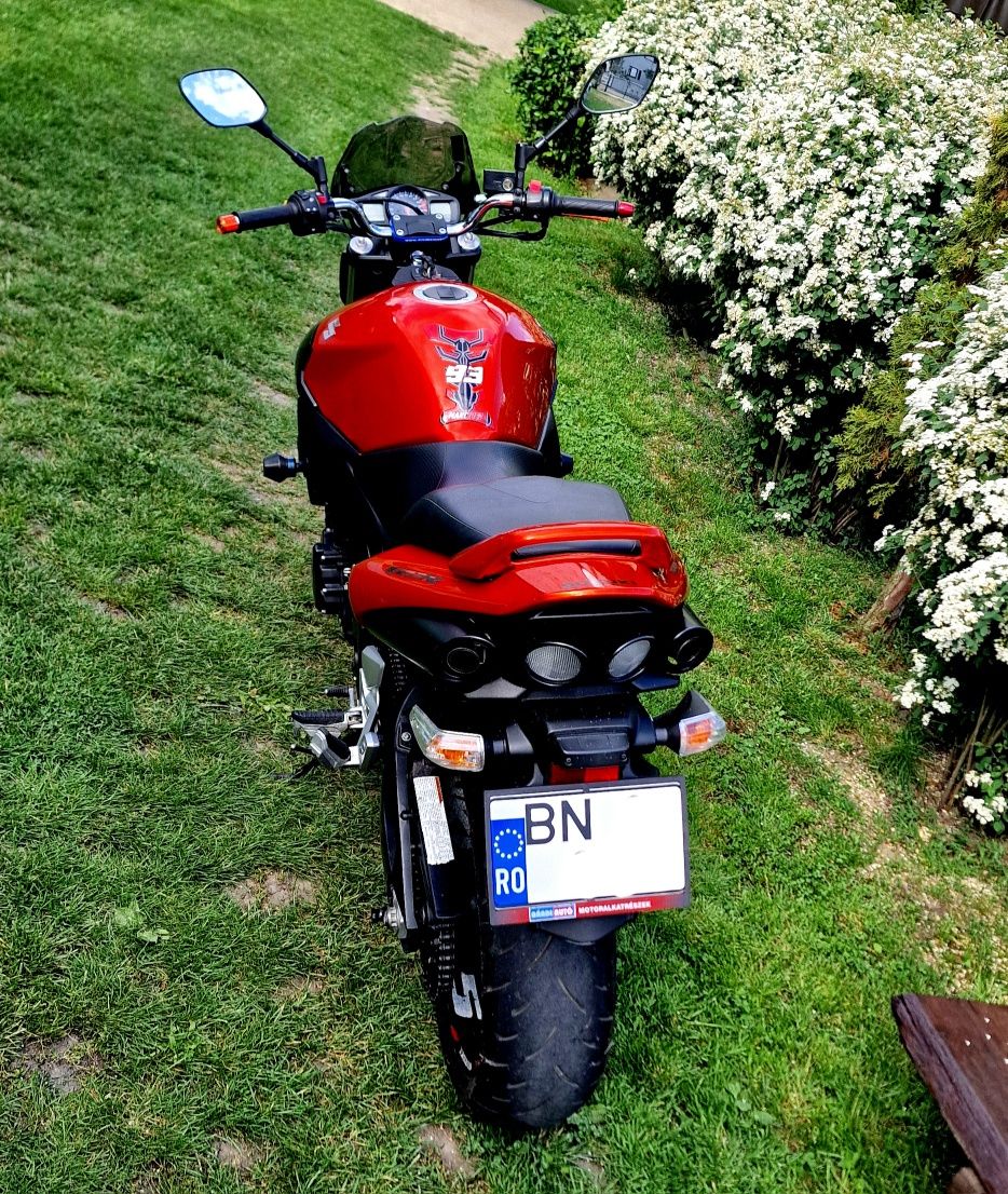 Vând Suzuki GSR 600