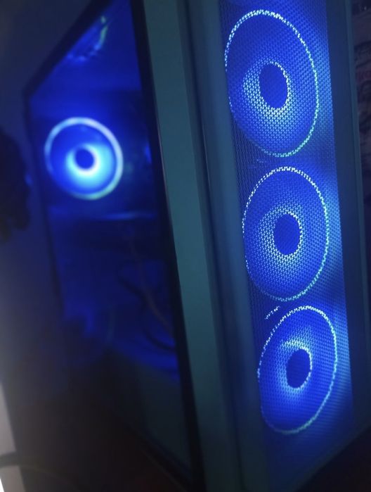 Setup gaming i5 12600kf și placa video rx6600xt