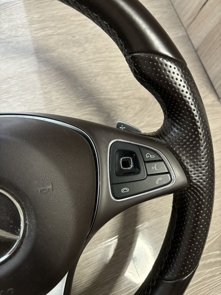Vând Volan , grile ventilație & emblema 3D Mercedes E-Class w213