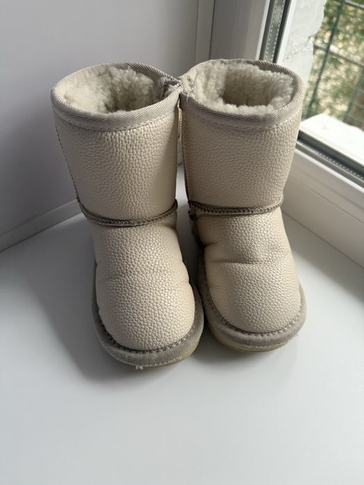 Продам детские зимние сапоги