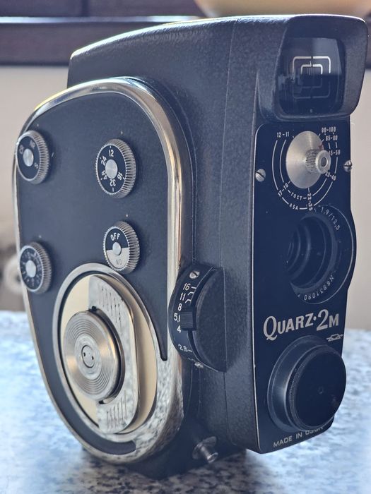 Aparat filmat Quatz-2M