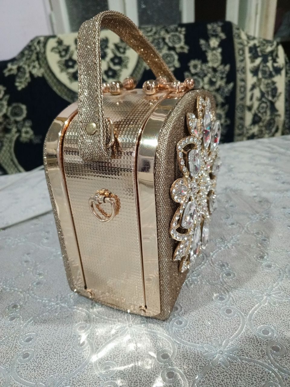 Yangi Sumka sotiladi