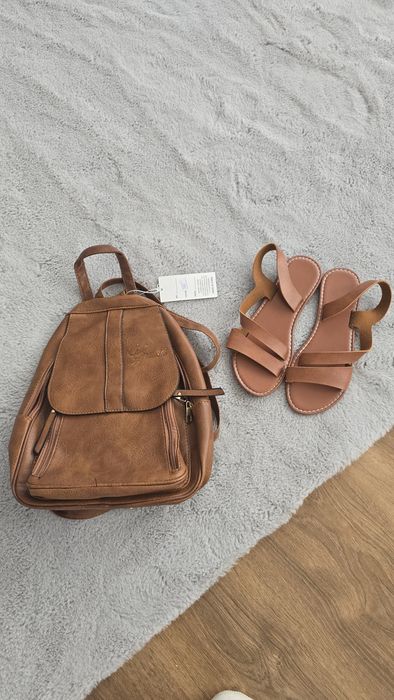 Set ghiozdan + sandale NOI