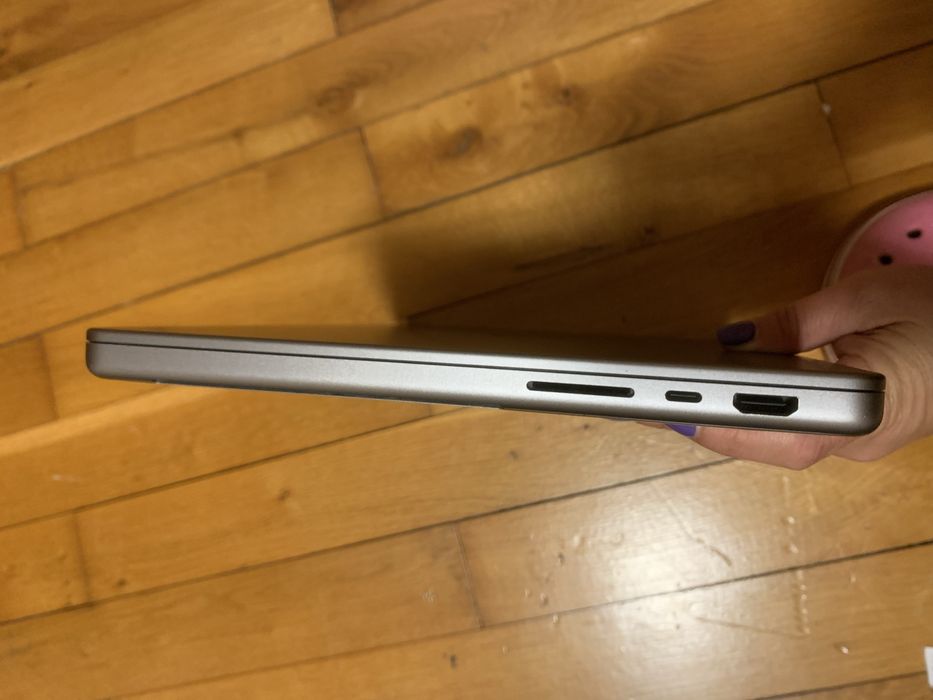 MacBook PRO (2021) A2442 M1 ,512 SSD, 16gb ram