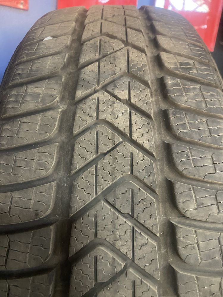 Гуми-зимни 205.55.17 Pirelli