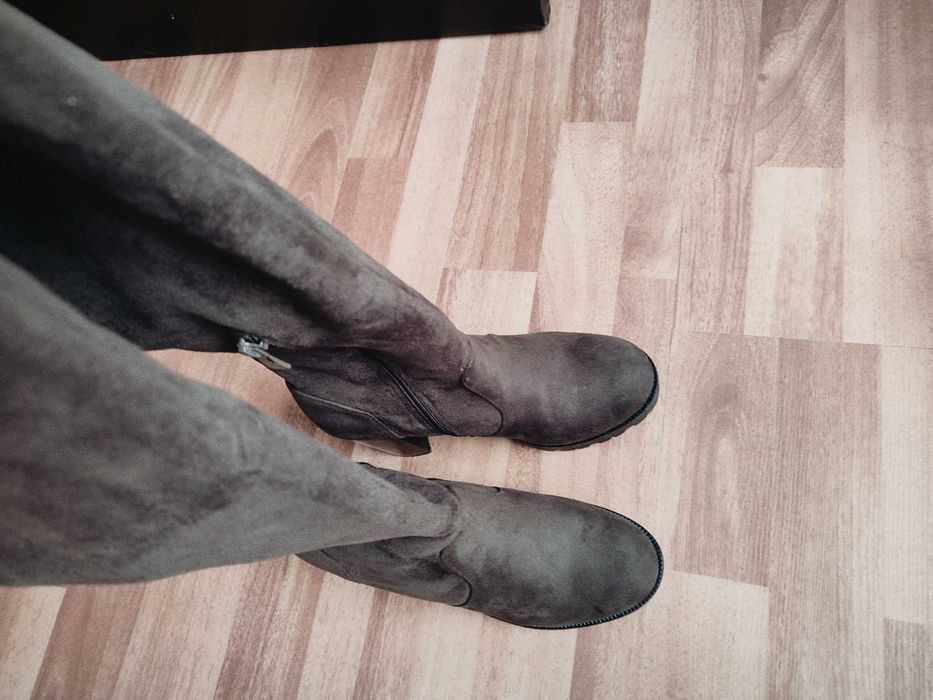 Cizme peste genunchi