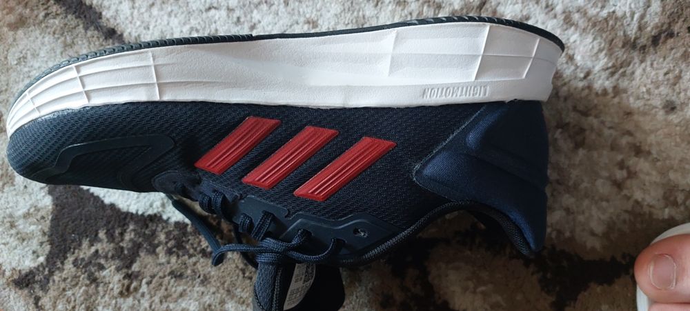 Vând adidas noi nr 41