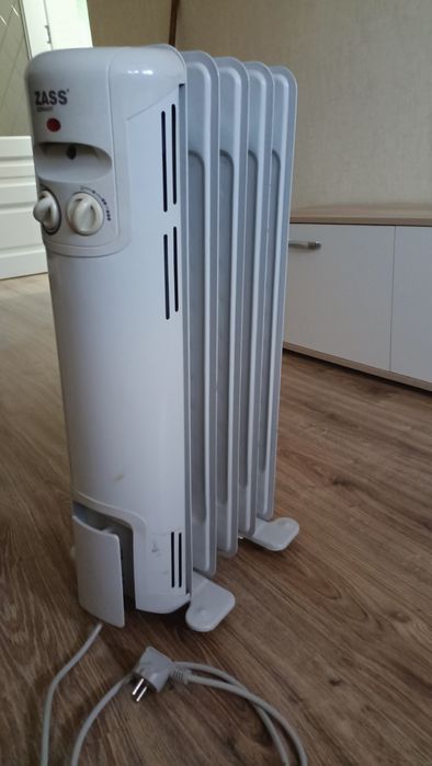 Продам НЕДОРОГО: Радиатор маслянный